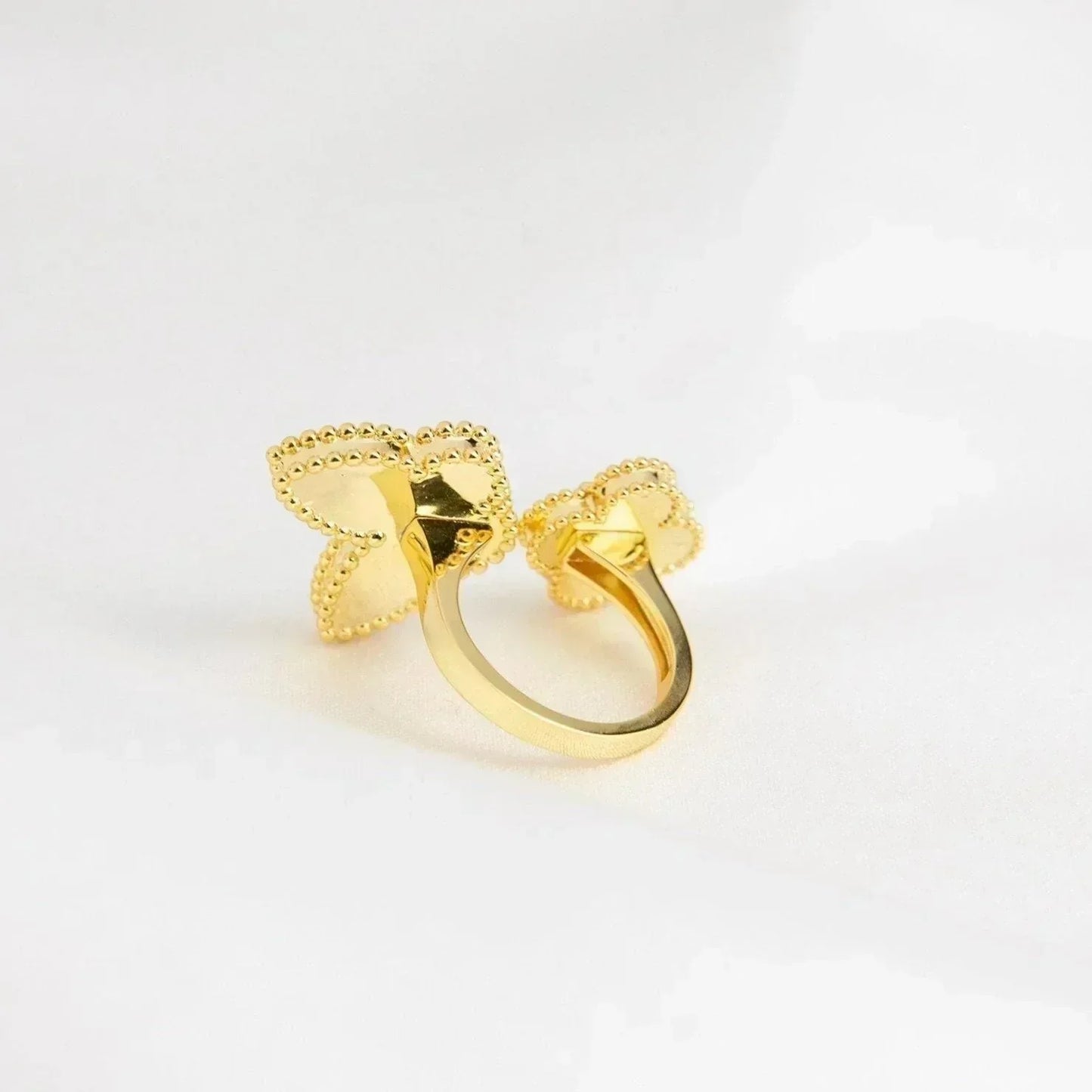 [Mystic]LUCKY BETWEEN THE FINGER RING