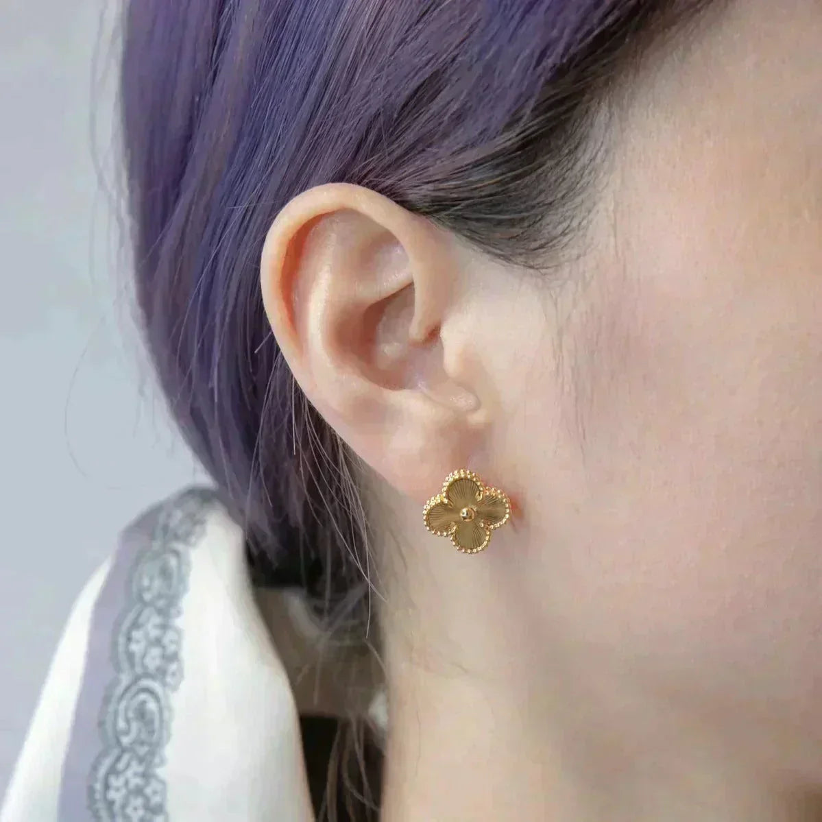 [Mystic]CLOVER MEDIUM 1 MOTIFS LASER EARRINGS
