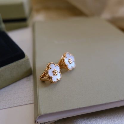 [Mystic]LUCKY PINK GOLD WHITE MOP EARRINGS