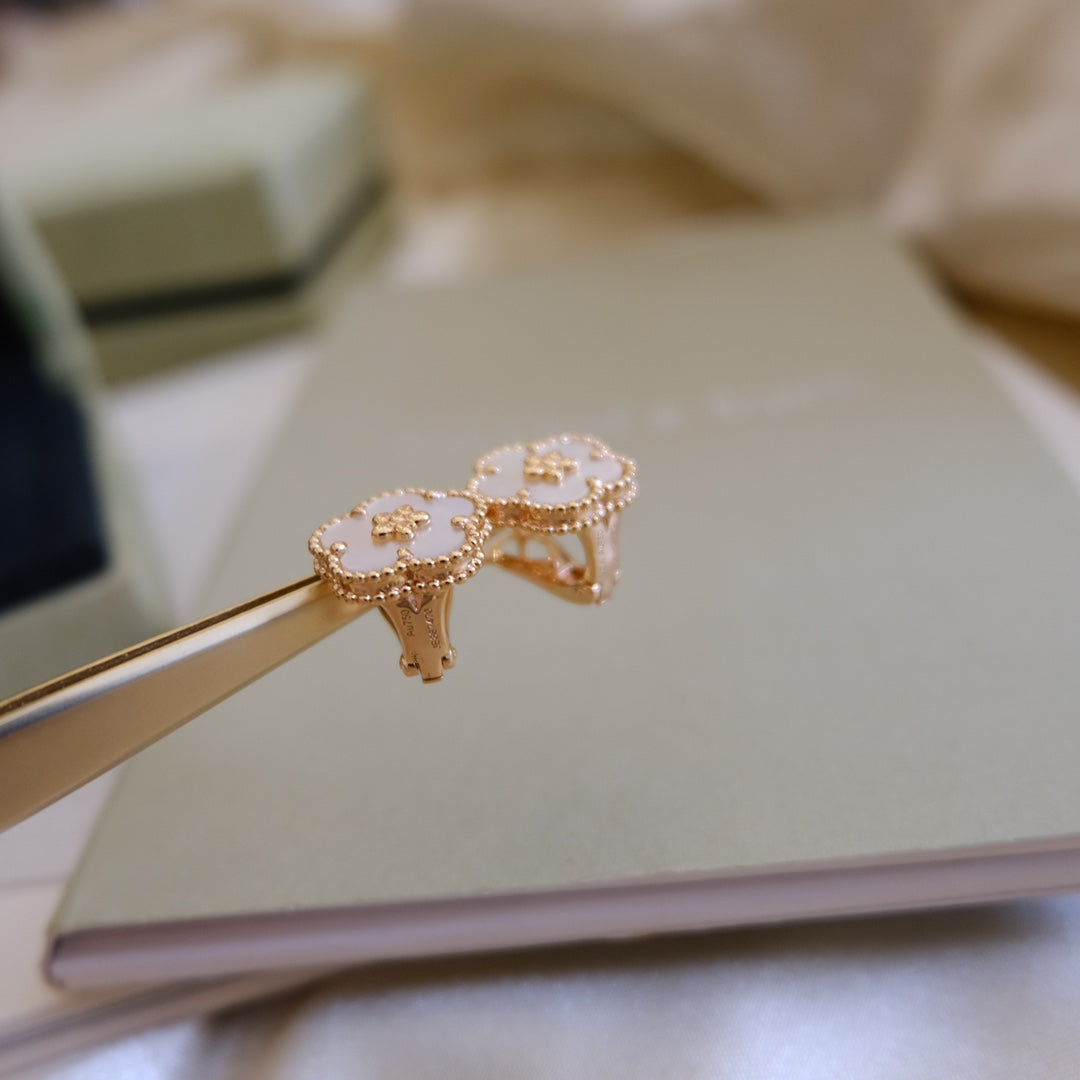 [Mystic]LUCKY PINK GOLD WHITE MOP EARRINGS