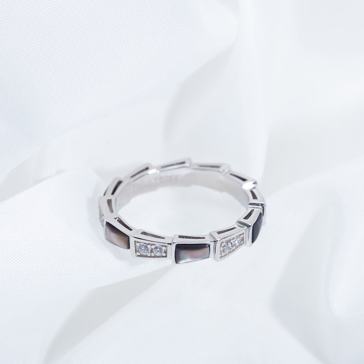 [Mystic]SERPENTI RING SILVER  DIAMOND BLACK MOP 3MM