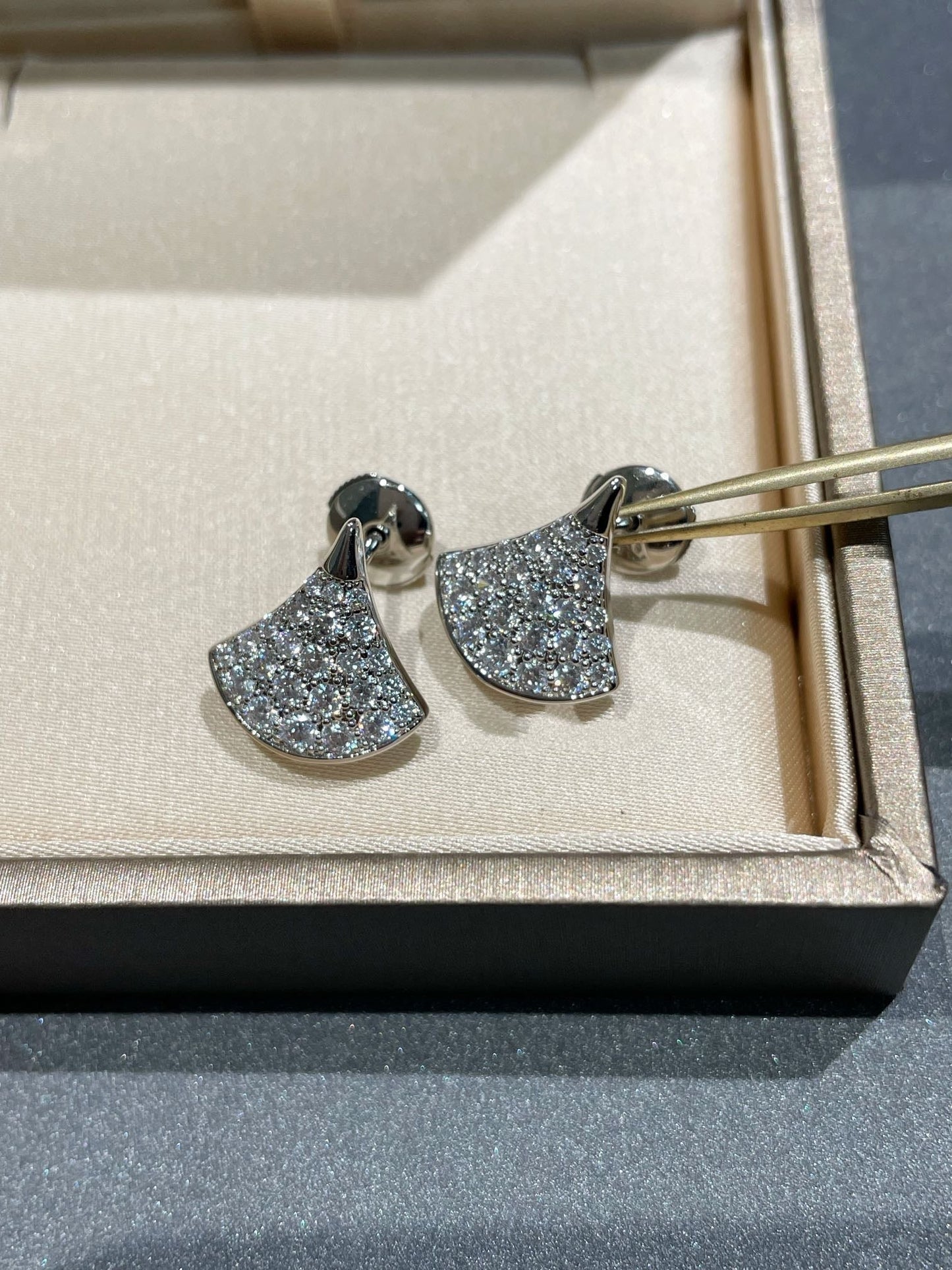 [Mystic]DREAM STUD EARRINGS DIAMOND