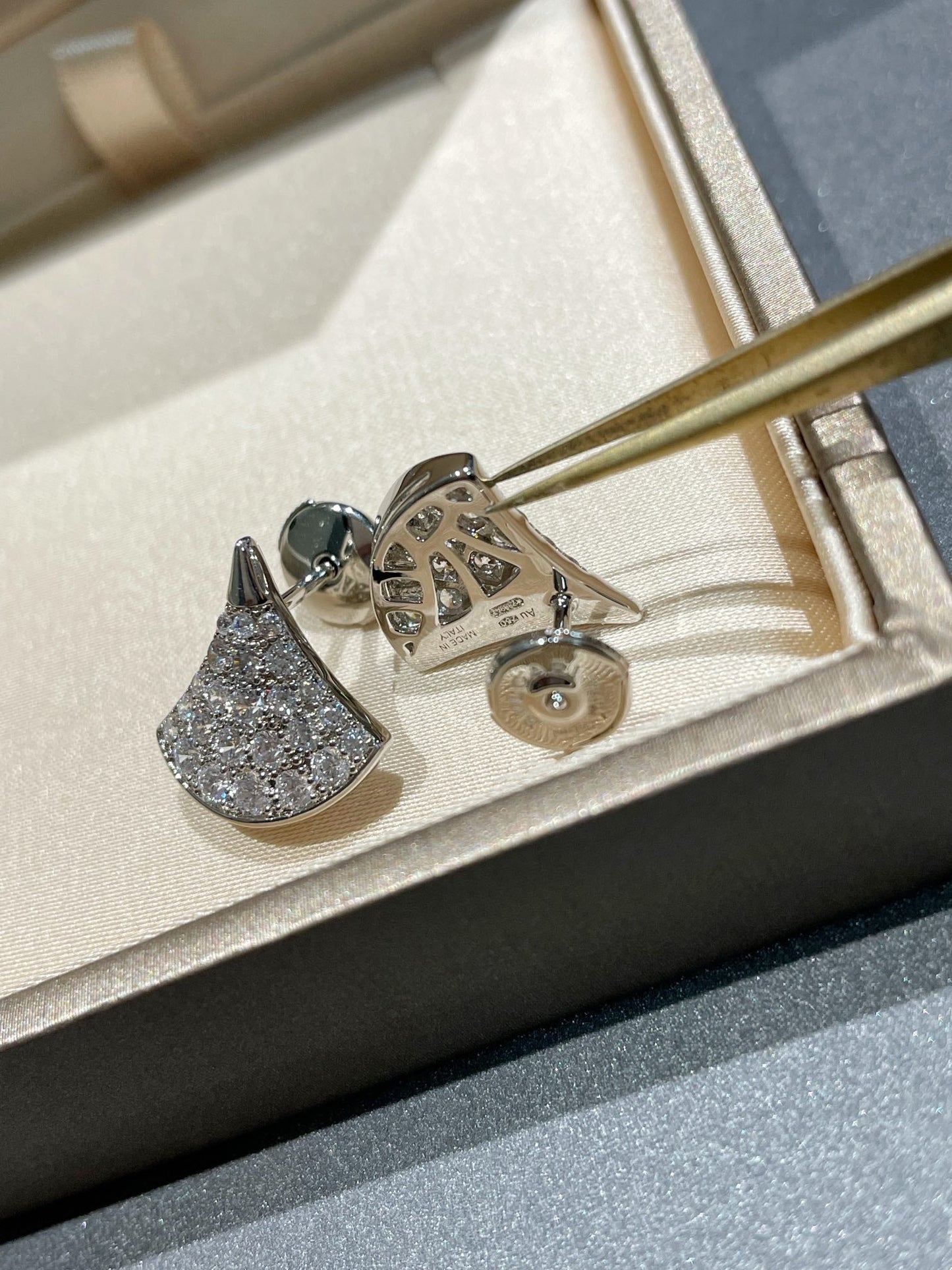 [Mystic]DREAM STUD EARRINGS DIAMOND