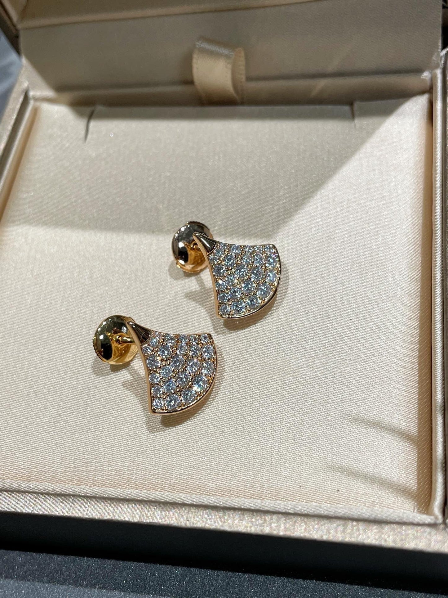 [Mystic]DREAM STUD EARRINGS DIAMOND