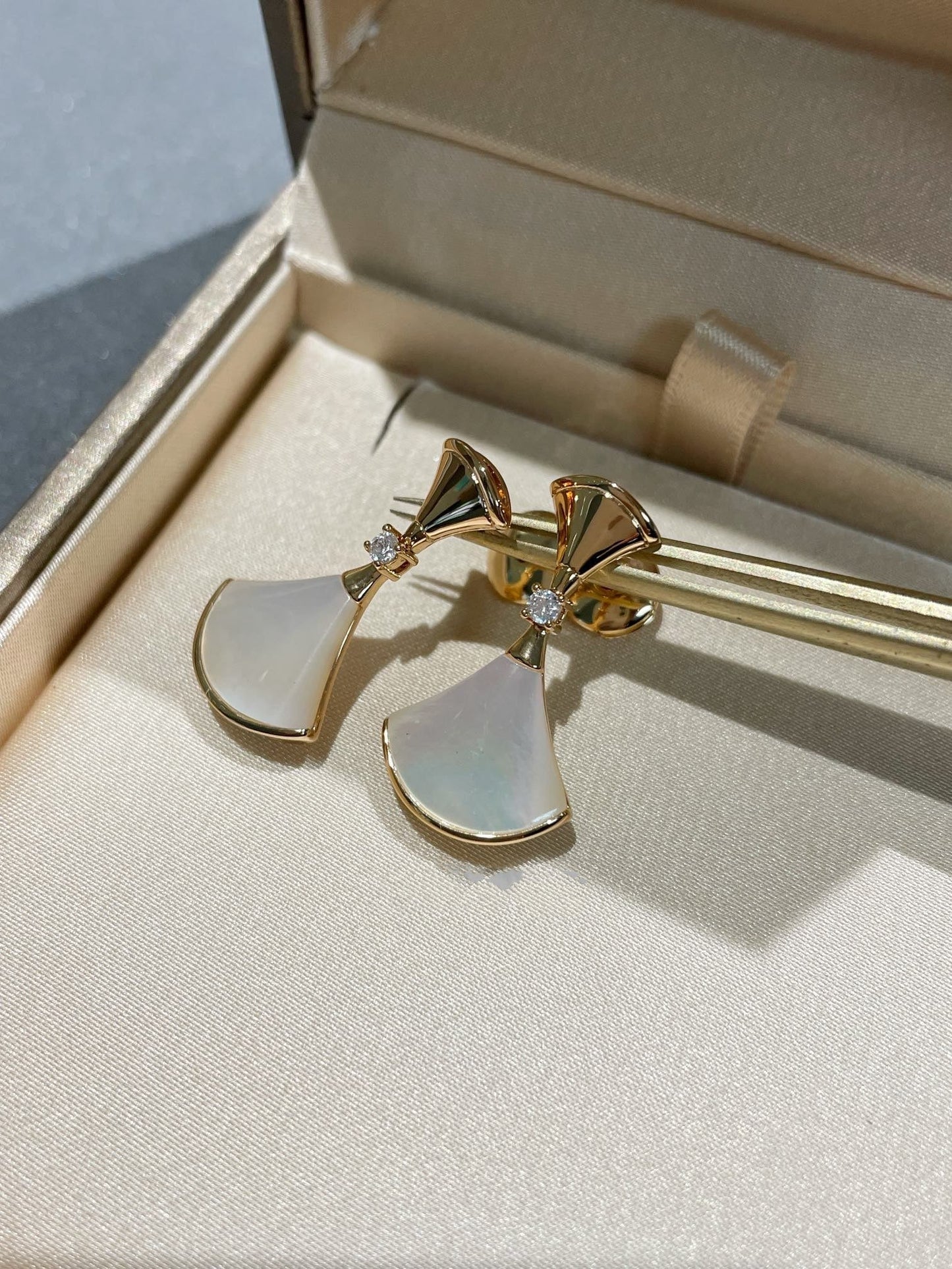 [Mystic]DREAM MOP 1 DIAMOND EARRINGS