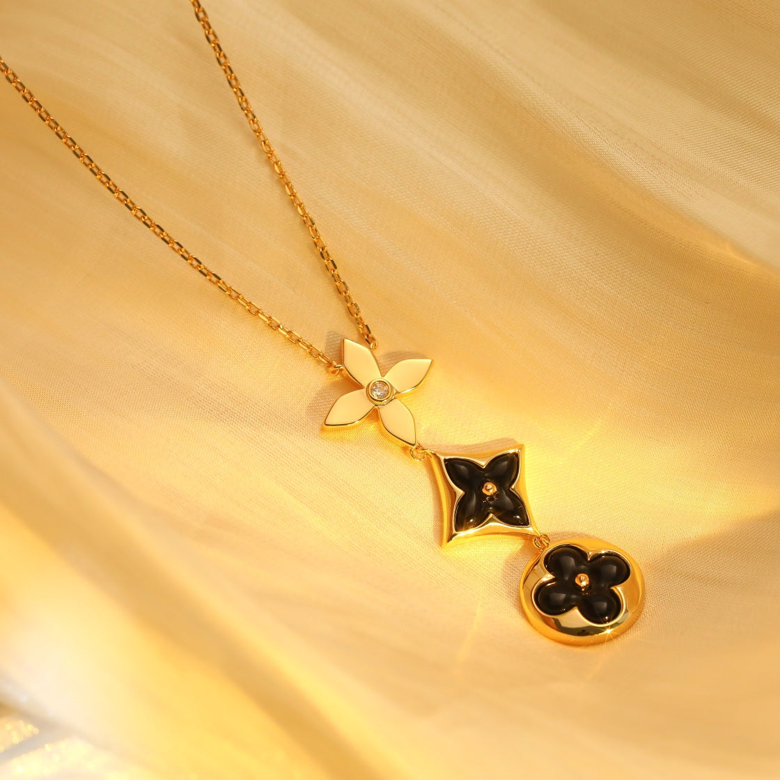 [Mystic]STAR AND SUN ONYX PINK GOLD NECKLACE