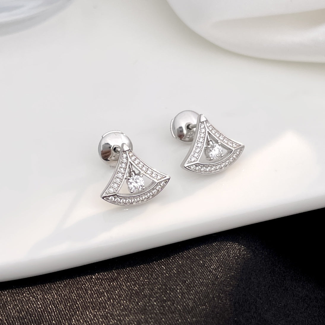 [Mystic]DREAM MINI DIAMOND STUD EARRINGS