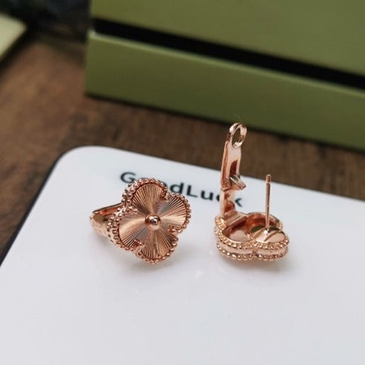 [ミスティック]クローバー ミディアム スタッドピアス
