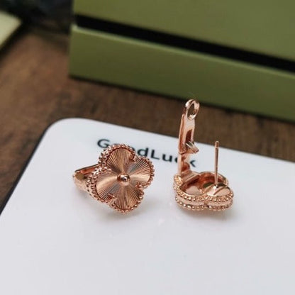 [ミスティック]クローバー ミディアム スタッドピアス