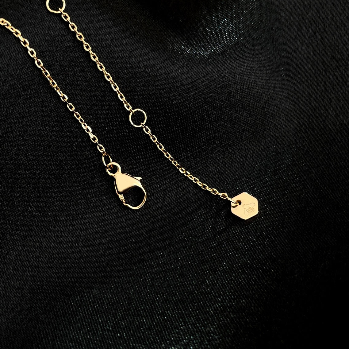 [Mystic]BEE MINI NECKLACE