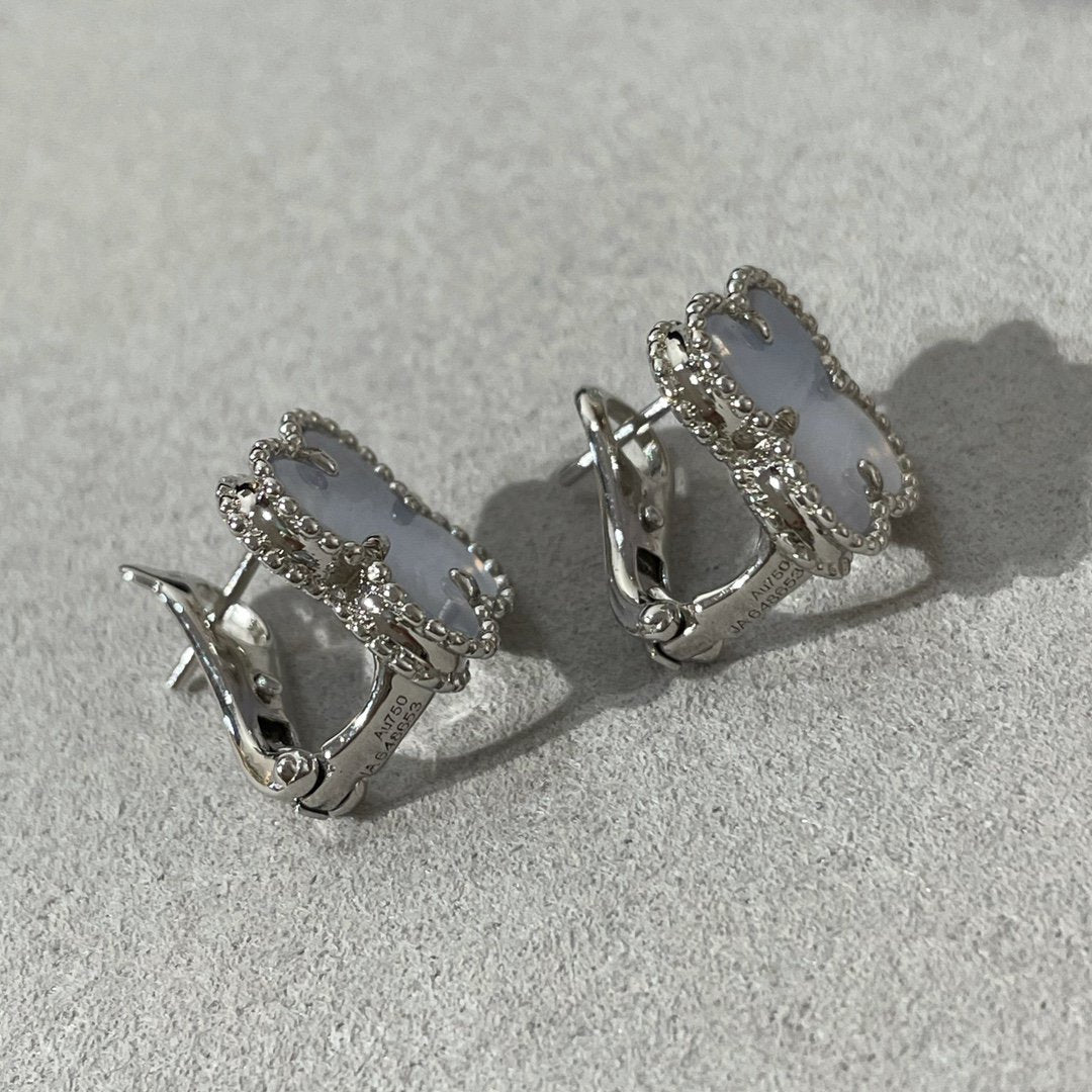 [ミスティック]クローバー カルセドニー シルバー スタッドピアス