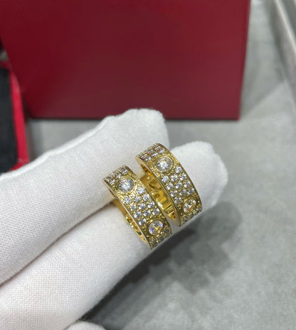[Mystic]LOVE 5.5MM DIAMOND PAVED EARRINGS