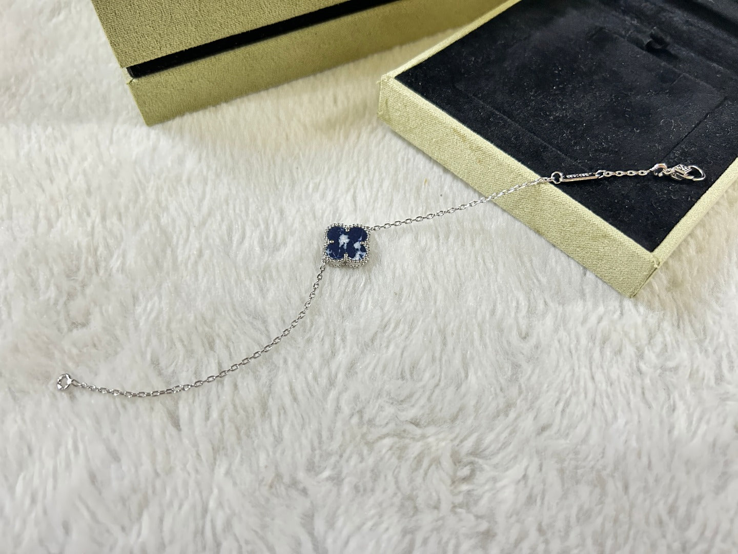 [Mystic]CLOVER 1 MOTIF PIETERSITE BRACELET