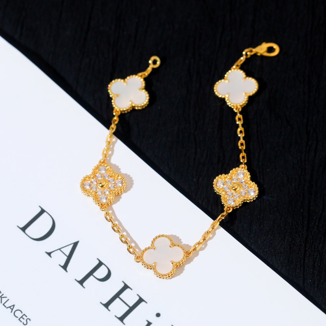 [Mystic]CLOVER BRACELET 5 MOTIF WHITE MOP DIAMOND