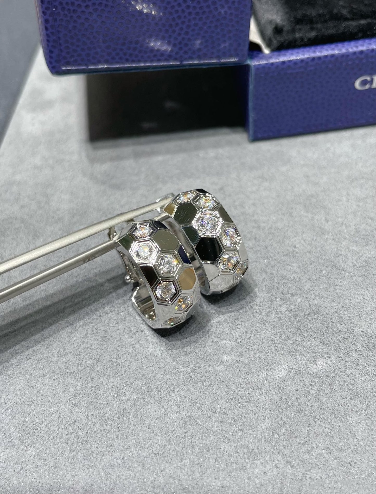 [Mystic]BEE LOVE DIAMOND HOOP EARRINGS