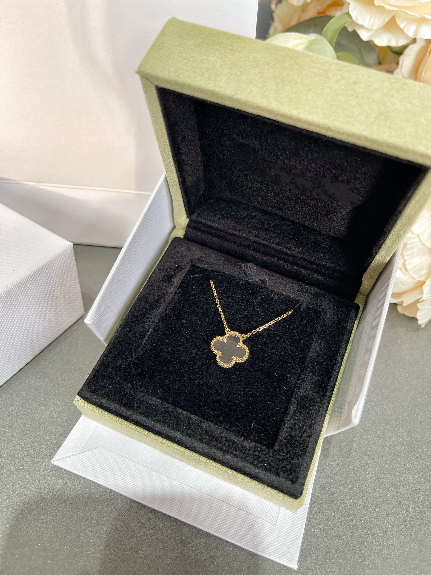 [Mystic]CLOVER ROCK CRYSTAL ROSE GOLD NECKLACE