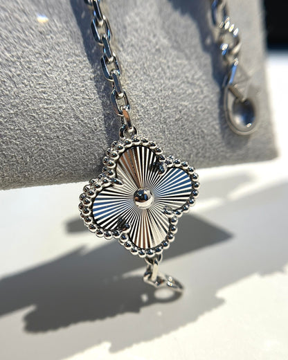 [Mystic-new] CLOVER 5 MOTIF LASER BRACELET COLLECTION