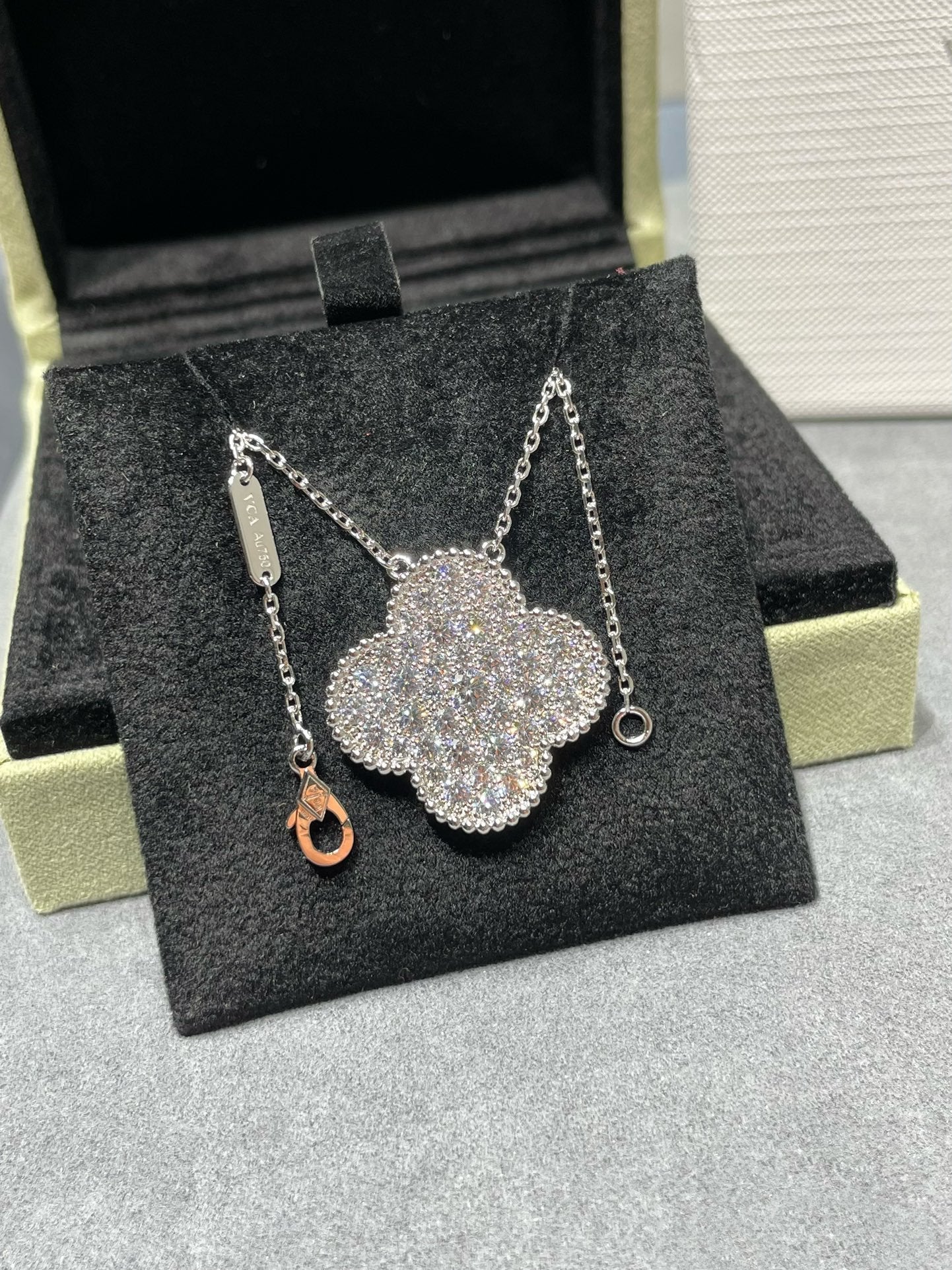[Mystic]CLOVER 25MM LARGE PENDANT DIAMOND PAVED SILVER NECKLACE