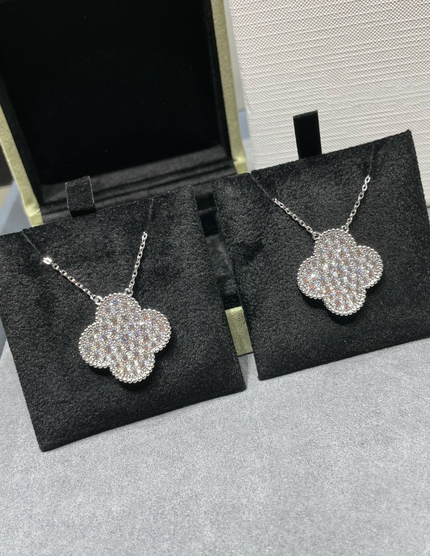 [Mystic]CLOVER 25MM LARGE PENDANT DIAMOND PAVED SILVER NECKLACE