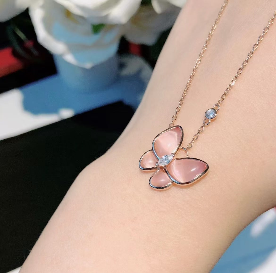 [Mystic]BUTTERFLY PINK MOTHER-OF-PEARL DIAMOND NECKLACE