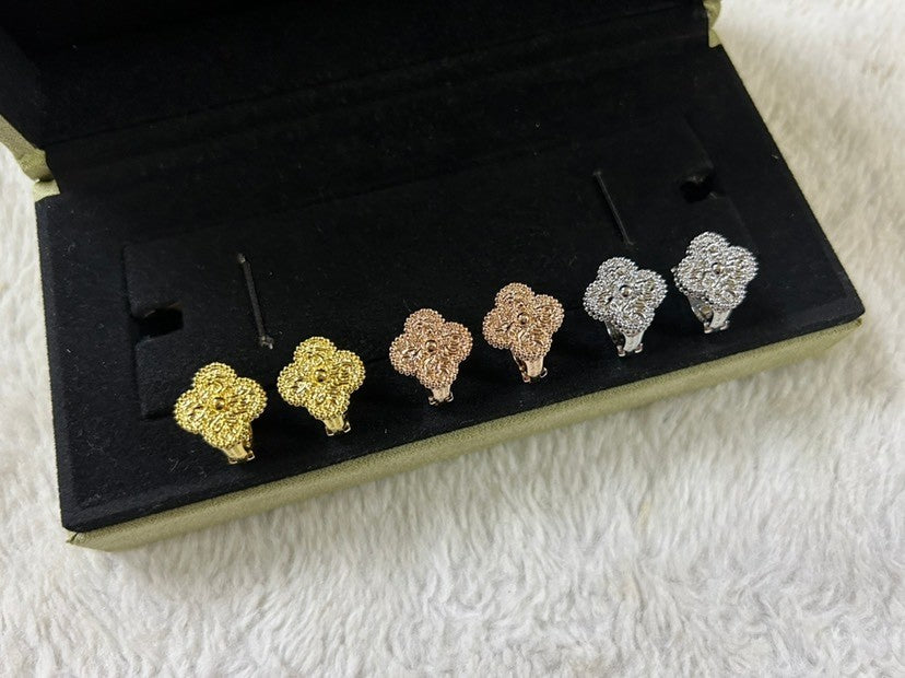 [ミスティック]クローバー ミディアム スタッドピアス