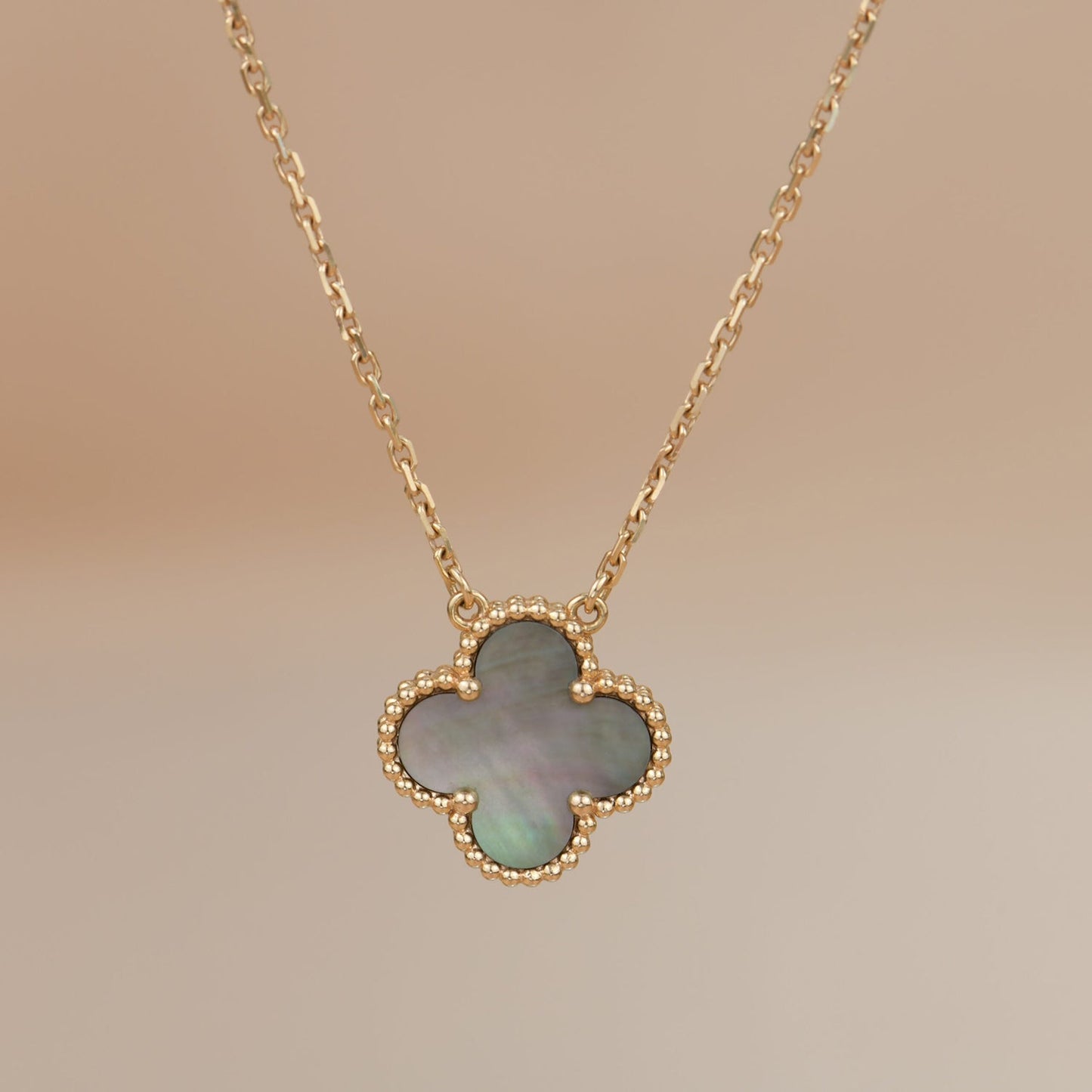 [Mystic]CLOVER 15MM  GRAY MOTHER OF PEARL NECKLACE