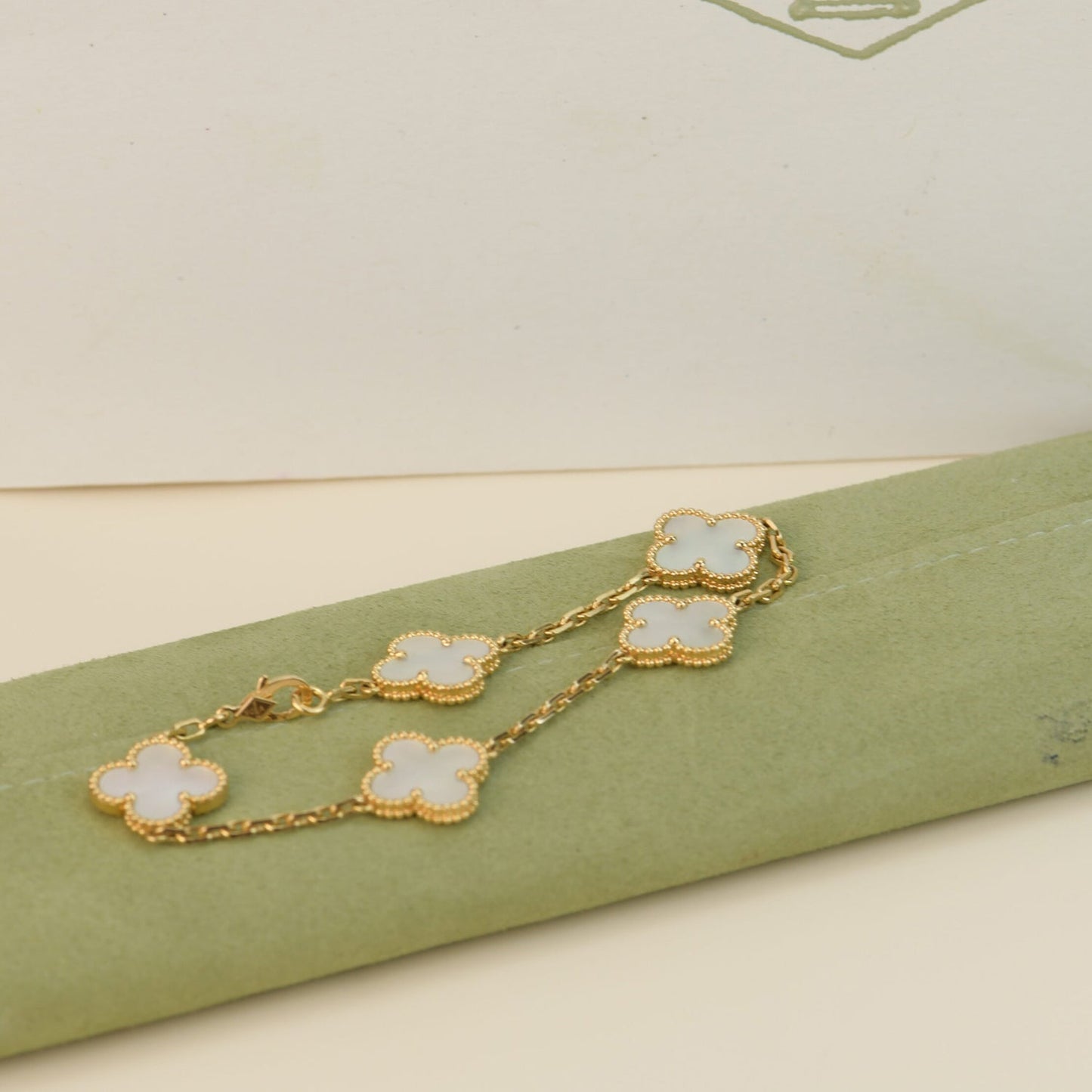 [Mystic]CLOVER  5 MOTIF WHITE MOP BRACELET