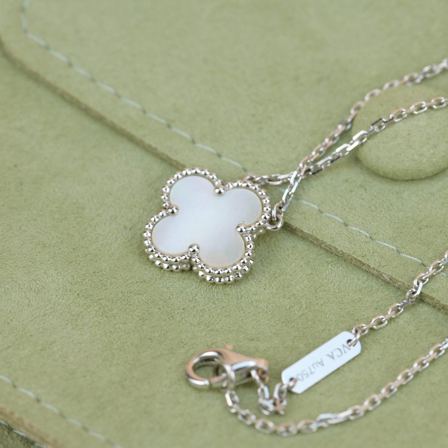 [Mystic]CLOVER  15MM WHITE MOTHER-OF-PEARL SILVER
