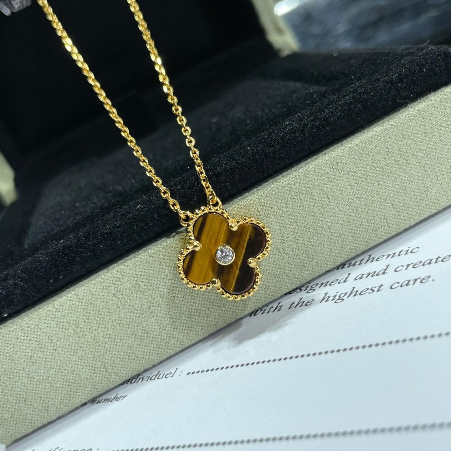 [Mystic]CLOVER 15MM DIAMOND AND YELLOW TIGER'S EYE AGATE necklace