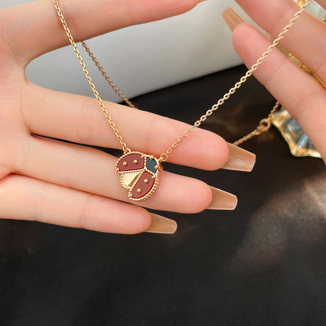 [Mystic]LUCKY  CARNELIANS LADYBUG NECKLACE