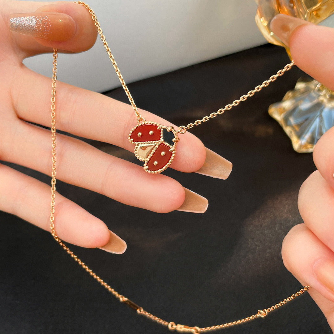 [Mystic]LUCKY  CARNELIANS LADYBUG NECKLACE