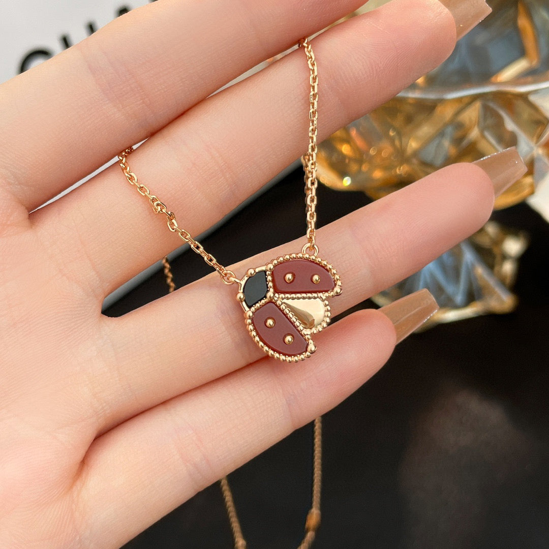 [Mystic]LUCKY  CARNELIANS LADYBUG NECKLACE