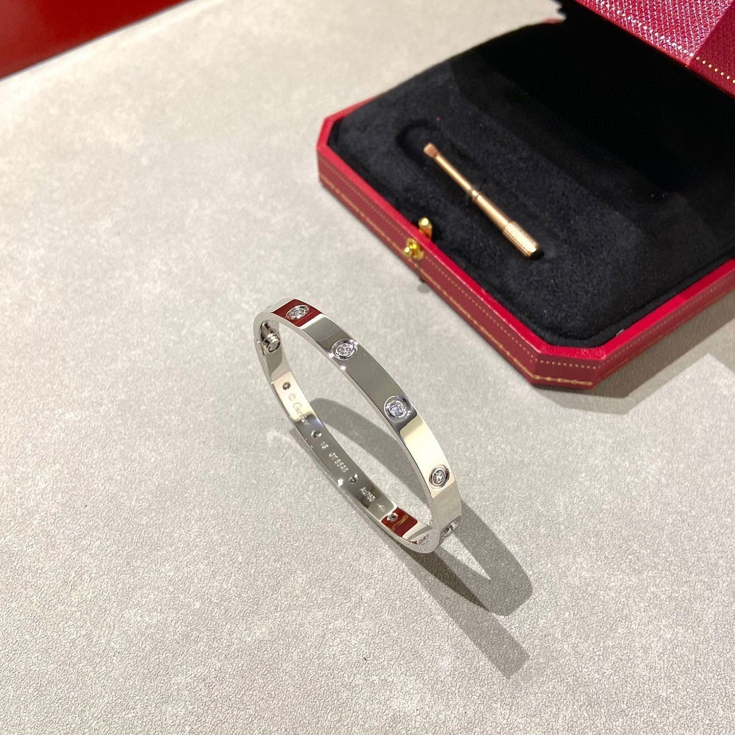 [Mystic]LOVE BRACELET 6.1MM 10 DIAMONDS