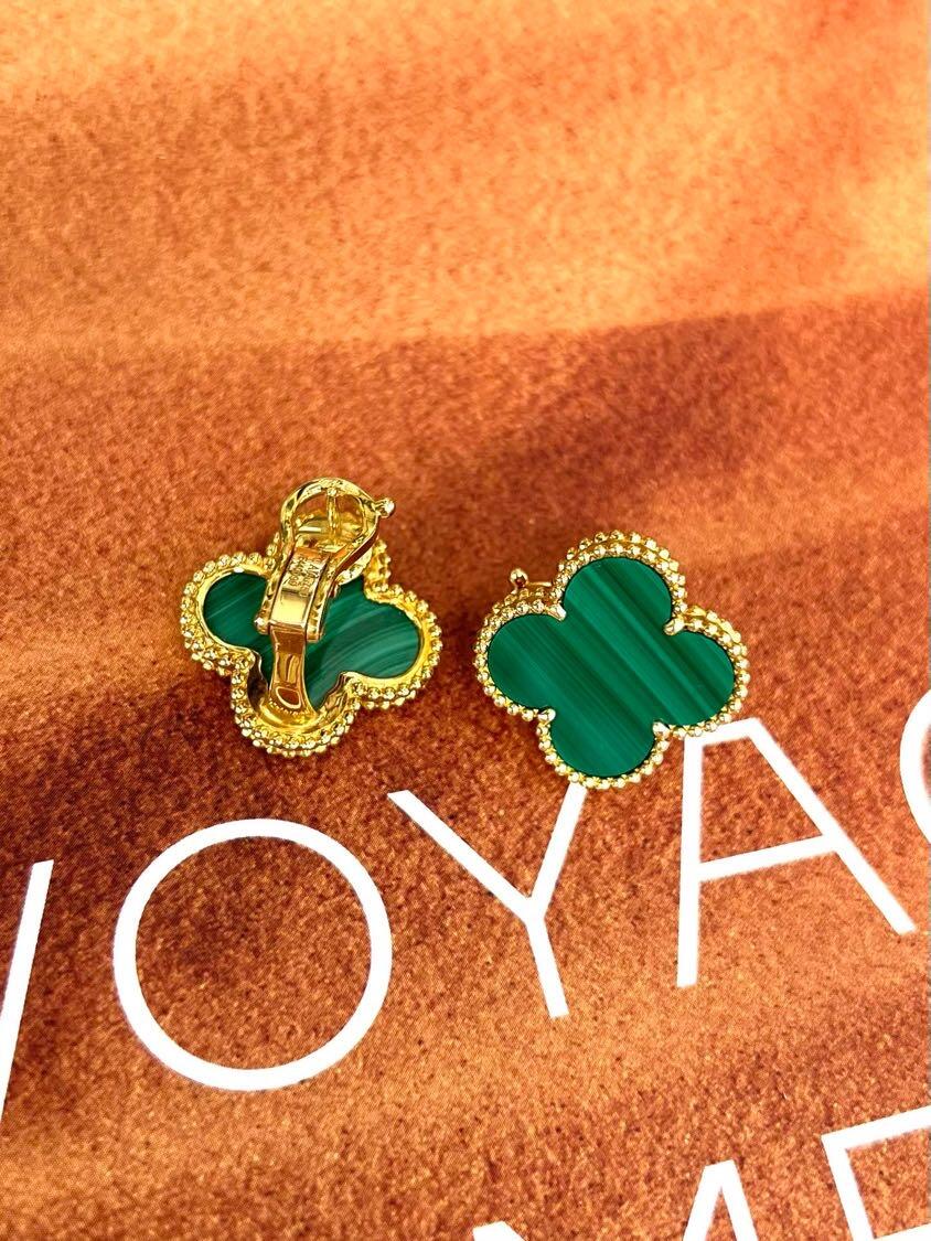 [Mystic] CLOVER LARGE (20mm) 1 MOTIFS GREENER MOP STUD EARRINGS