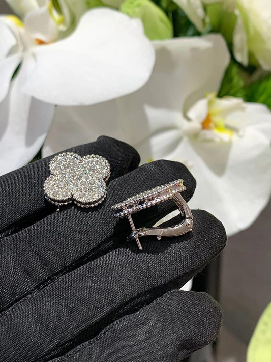 [Mystic]CLOVER 20MM MOTIFS DIAMOND STUD EARRINGS SILVER