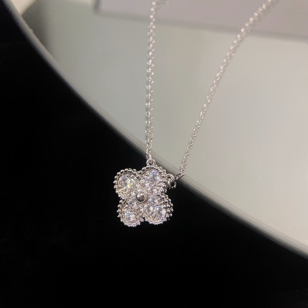 [Mystic]CLOVER 15MM DIAMOND SINGLE FLOWER NECKLACE