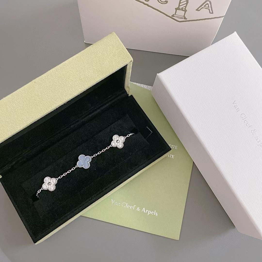 [Mystic-new] CLOVER 5 MOTIF PURPLE CHALCEDONY BRACELET COLLECTION