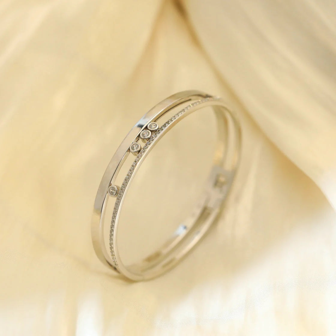 [Mystic JURI]Move Romane Diamond Bangle Bracelet
