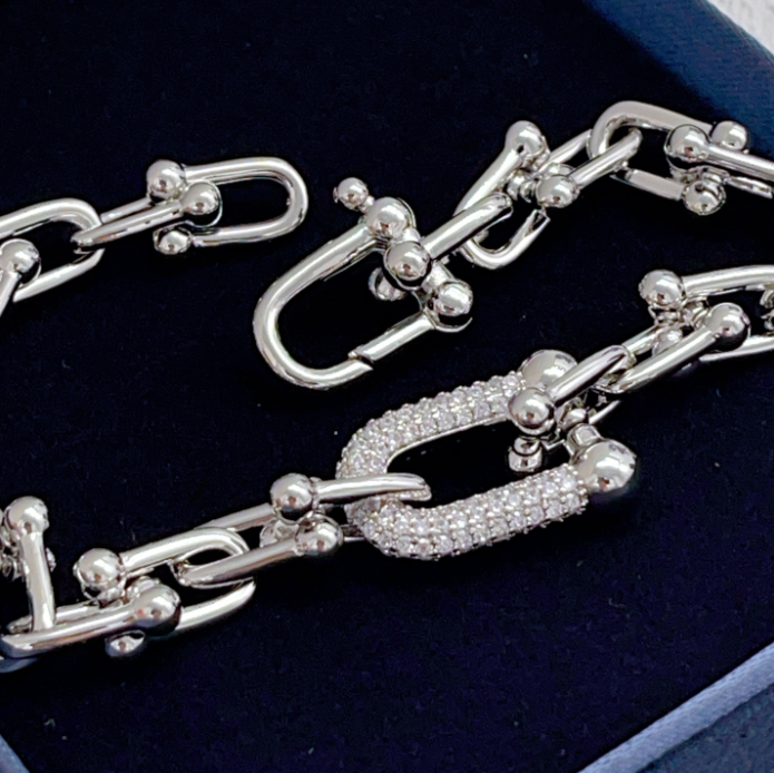 [Mystic]TF HORSESHOE BUCKLE DIAMOND BRACELET