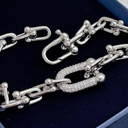 [Mystic]TF HORSESHOE BUCKLE DIAMOND BRACELET