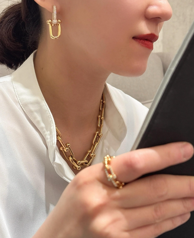 [Mystic]TF HORSESHOE BUCKLE DIAMOND EARRINGS