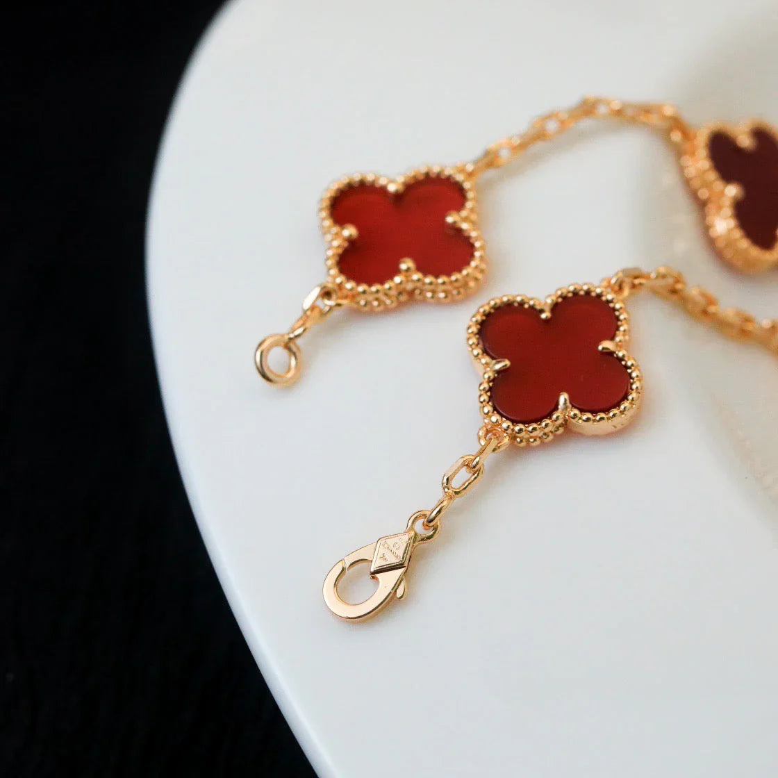 [Mystic-new] CLOVER 5 MOTIF RED CORNELIAN BRACELET COLLECTION