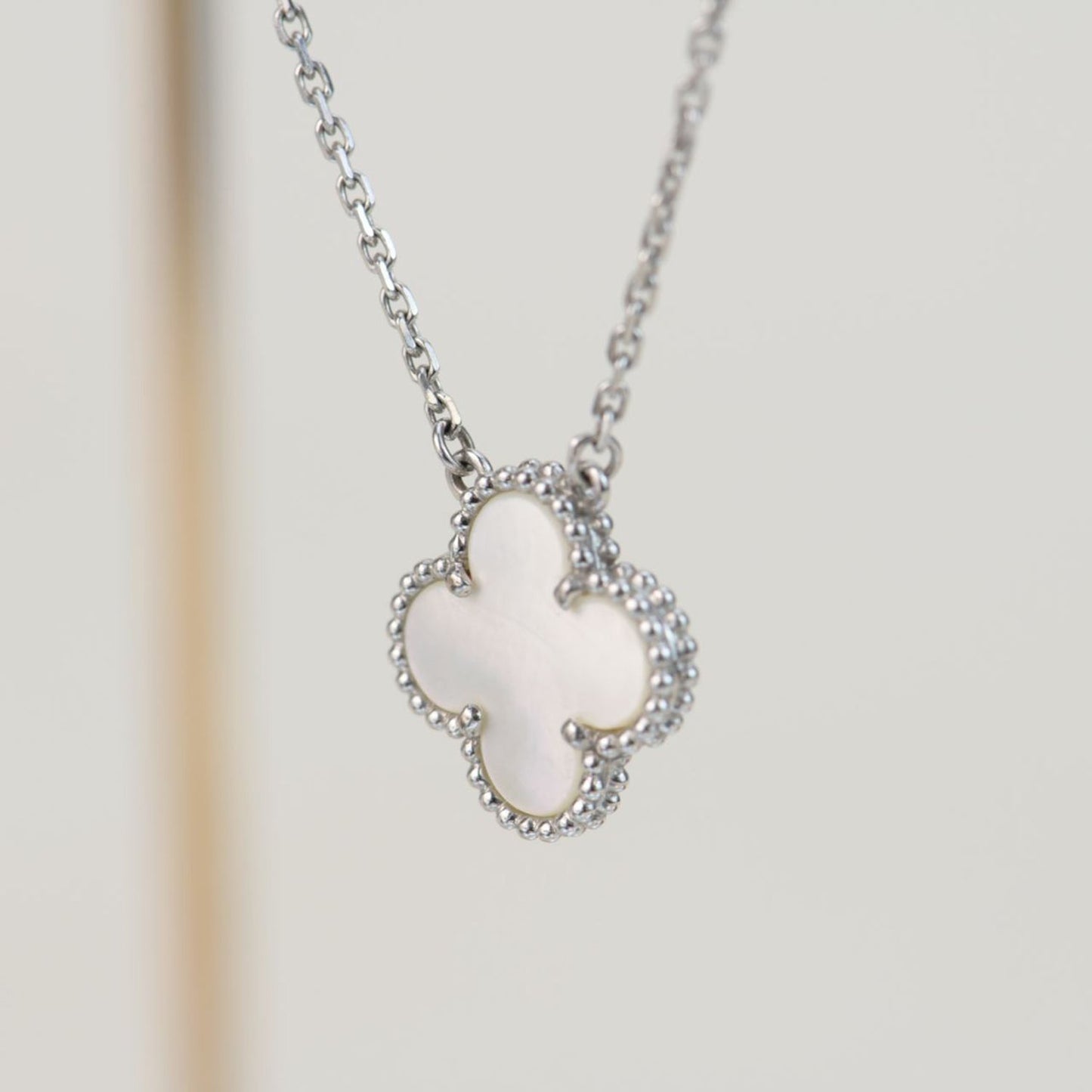 [Mystic]CLOVER  15MM WHITE MOTHER-OF-PEARL SILVER