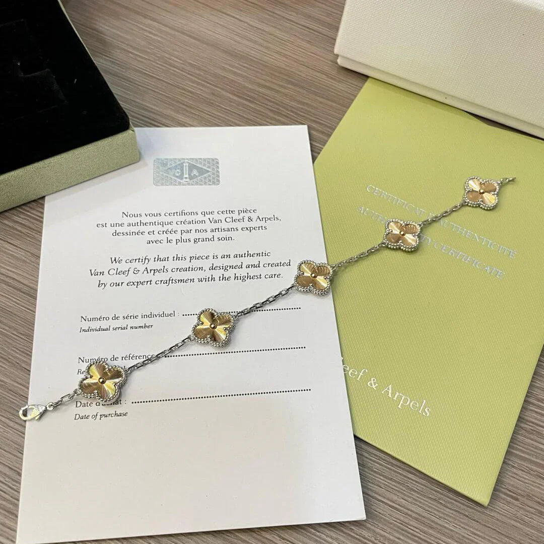 [Mystic-new] CLOVER 5 MOTIF LASER BRACELET COLLECTION