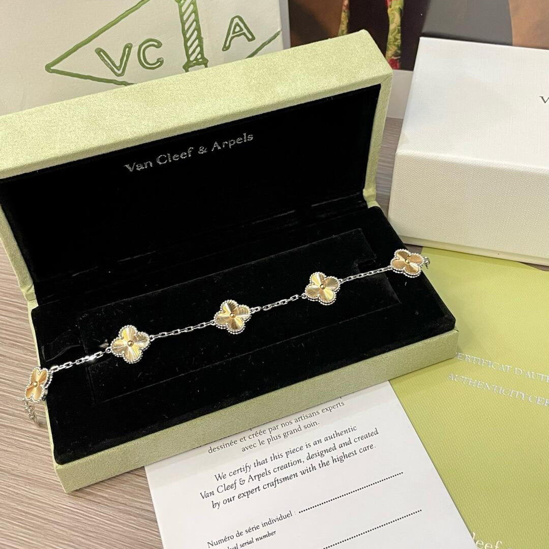 [Mystic]CLOVER  5 MOTIFS  CHRISTMAS LIMITED EDITION BRACELET