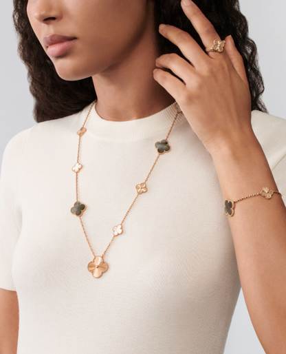 [Mystic] 25 NEW CLOVER 15 MOTIFS GRAY MOTHER-OF-PEARL