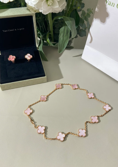 [Mystic]CLOVER 10 MOTIFS PINK CLAM NECKLACE