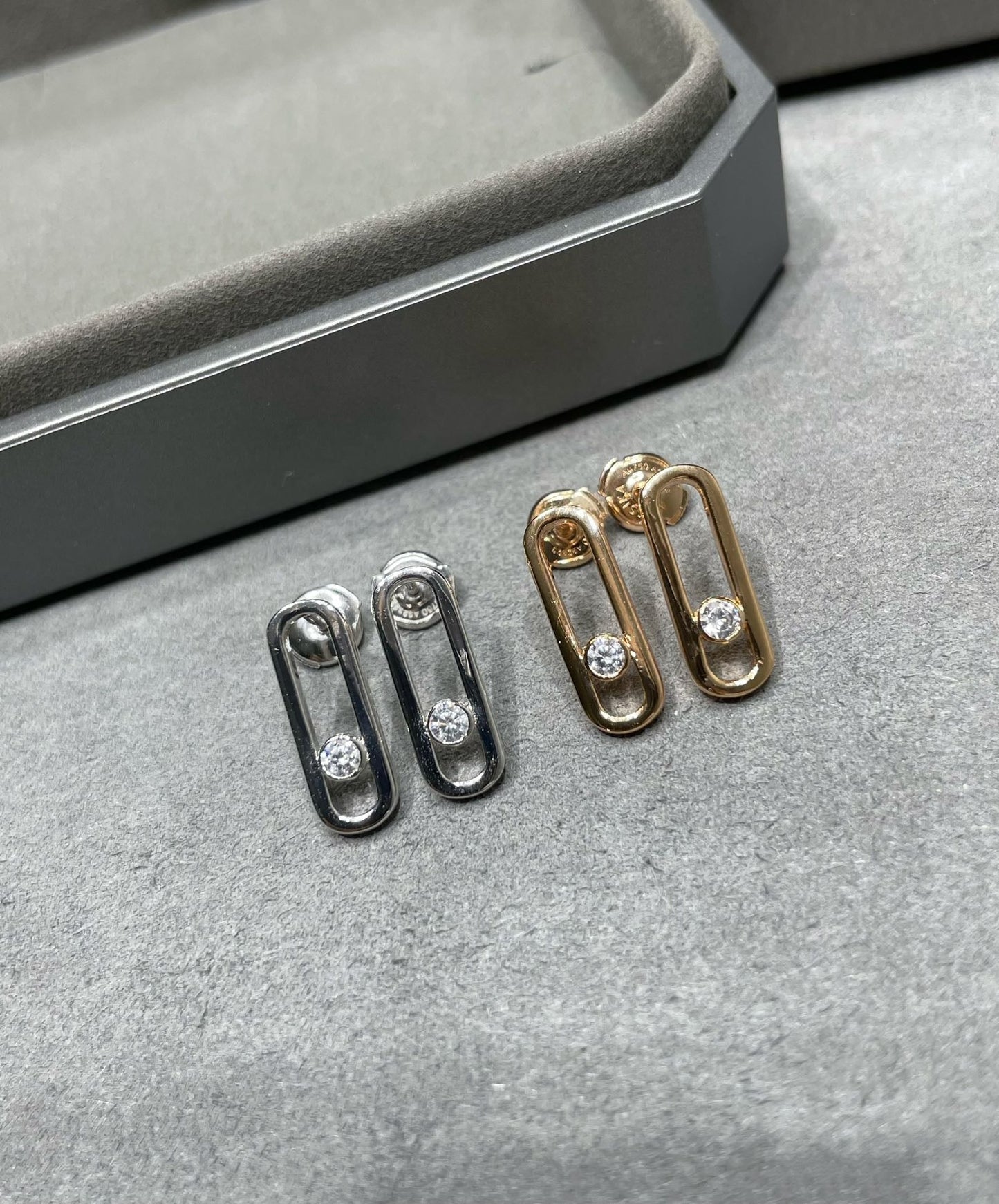 [Mystic JURI]MOVE UNO SMALL 1 DIAMOND EARRINGS