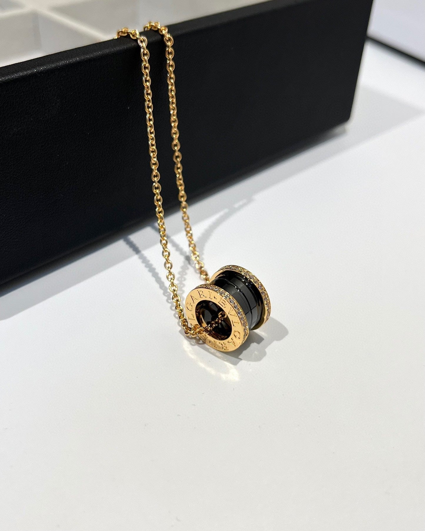 [Mystic]ZERO 1 BLACK CERAMIC DIAMOND PINK GOLD NECKLACE