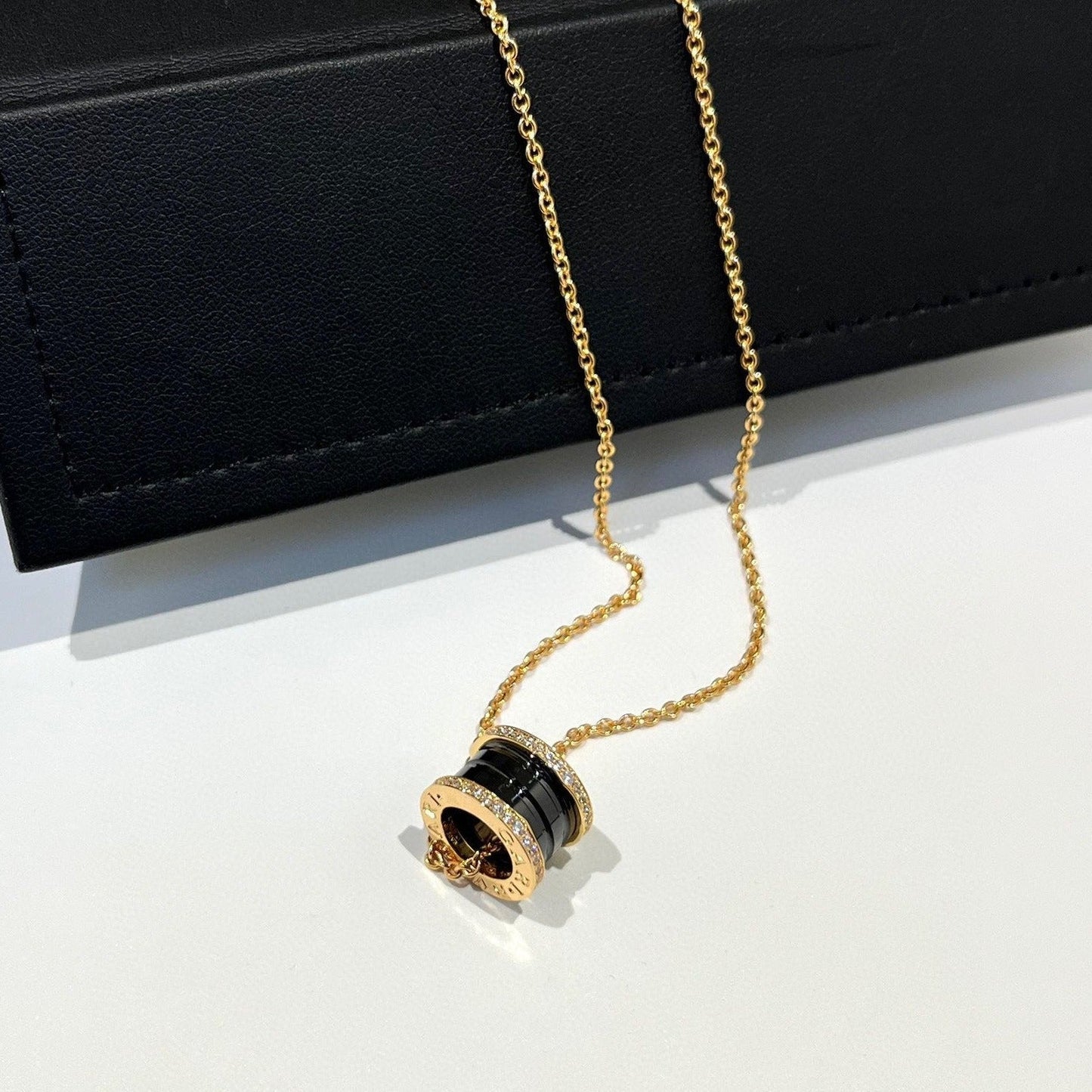 [Mystic]ZERO 1 BLACK CERAMIC DIAMOND PINK GOLD NECKLACE